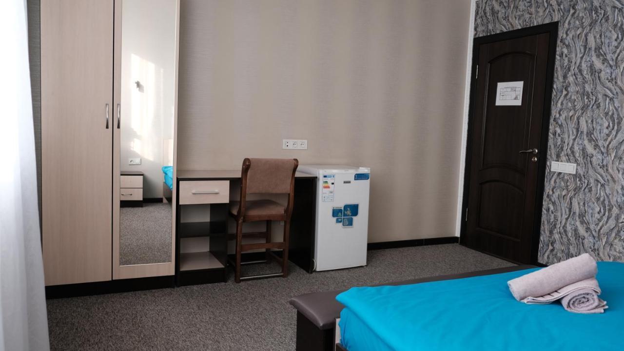 Apple Hostel ビシュケク エクステリア 写真