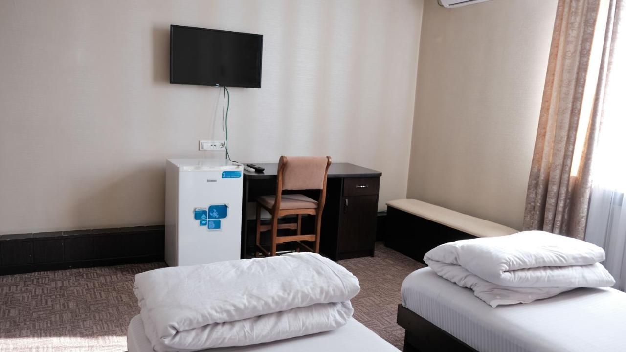Apple Hostel ビシュケク エクステリア 写真