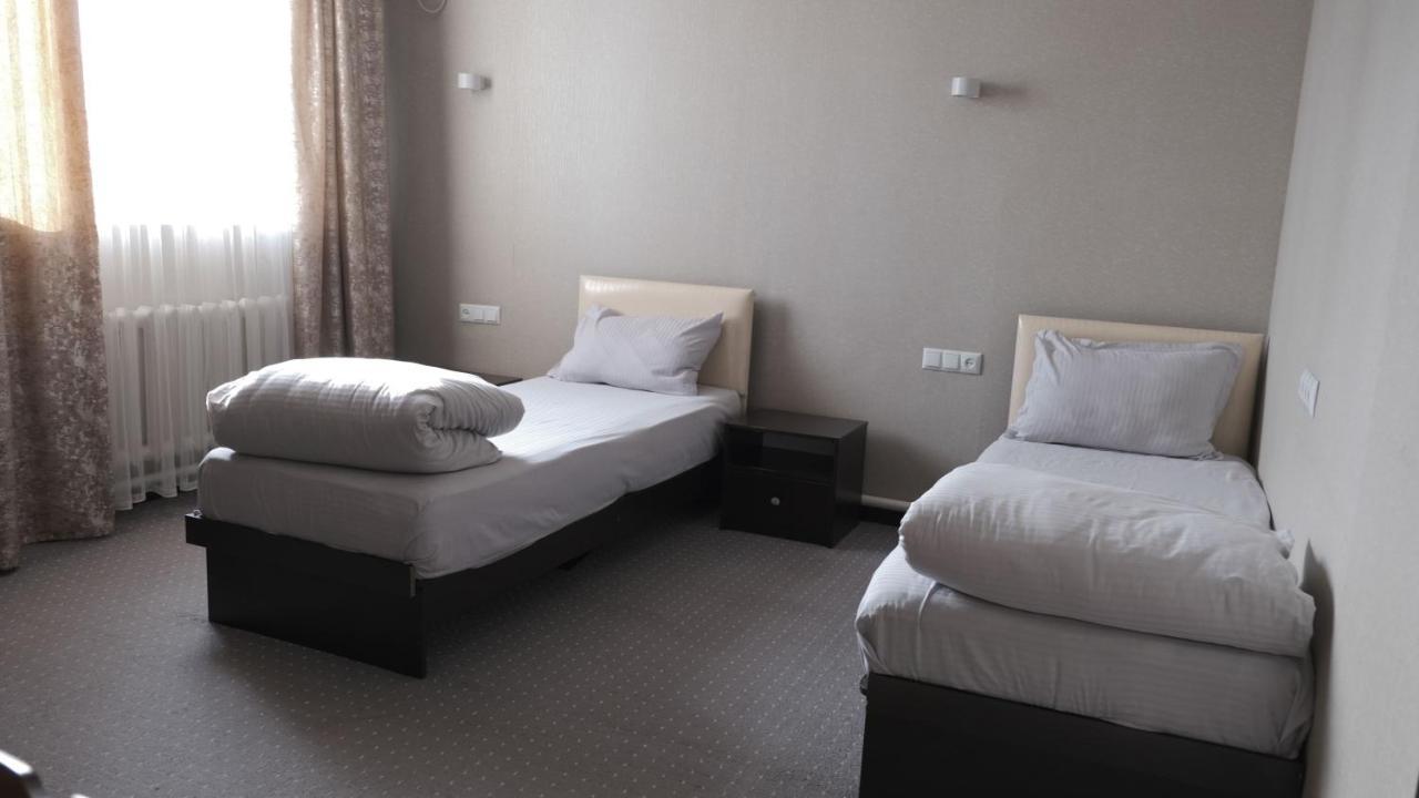 Apple Hostel ビシュケク エクステリア 写真