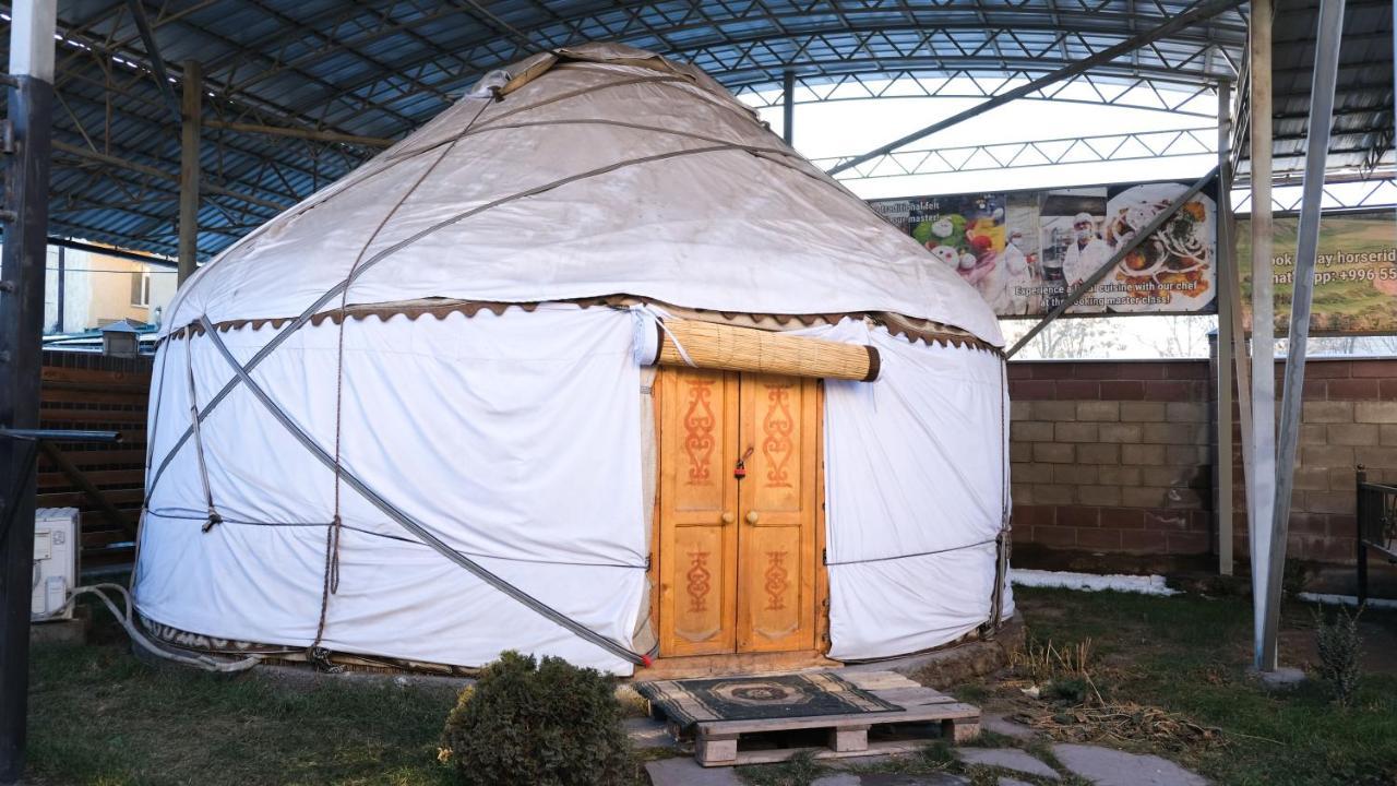 Apple Hostel ビシュケク エクステリア 写真