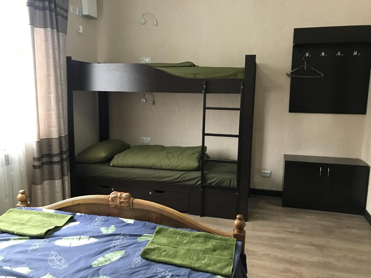 Apple Hostel ビシュケク エクステリア 写真